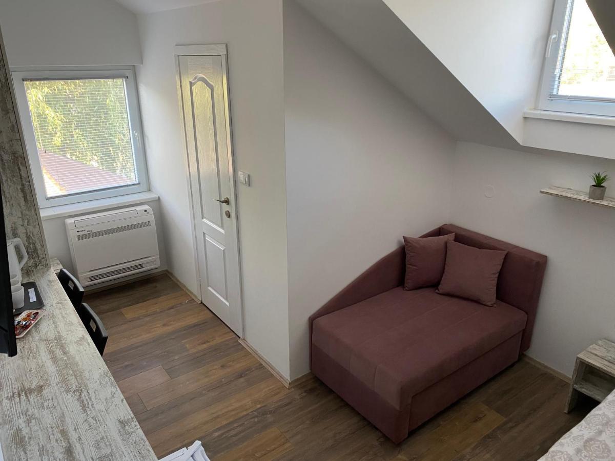 Omis Rooms Pančevo Exteriér fotografie