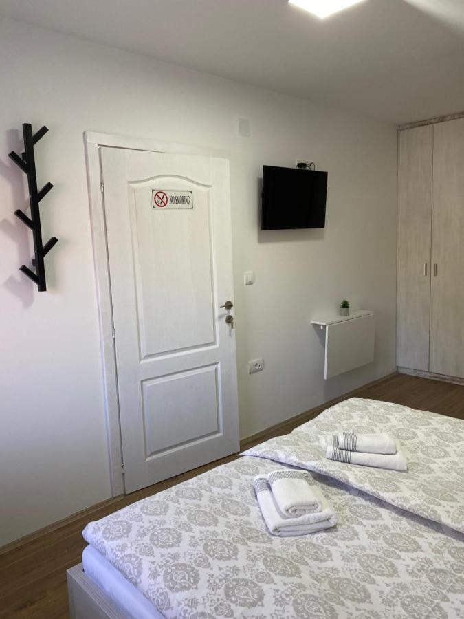 Omis Rooms Pančevo Exteriér fotografie